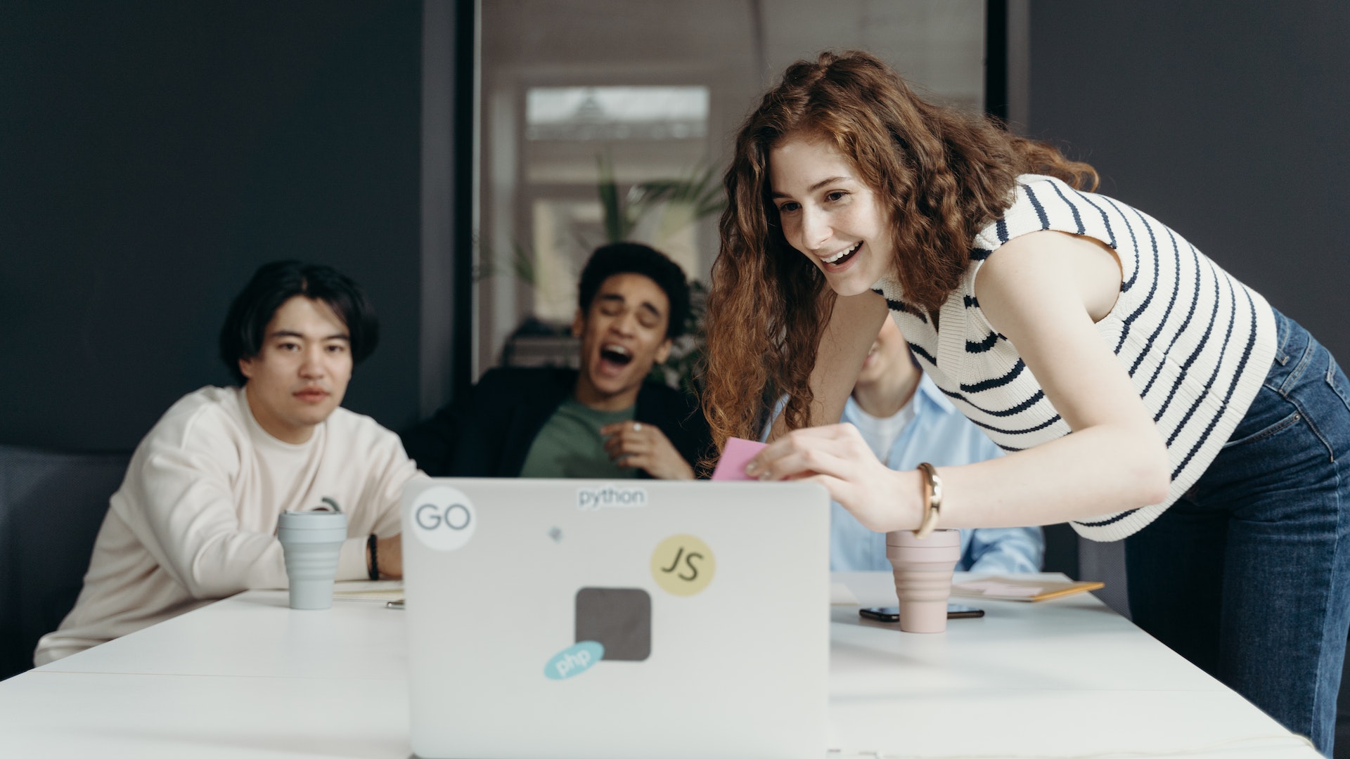 Hybrid team Management (Remote/Office)